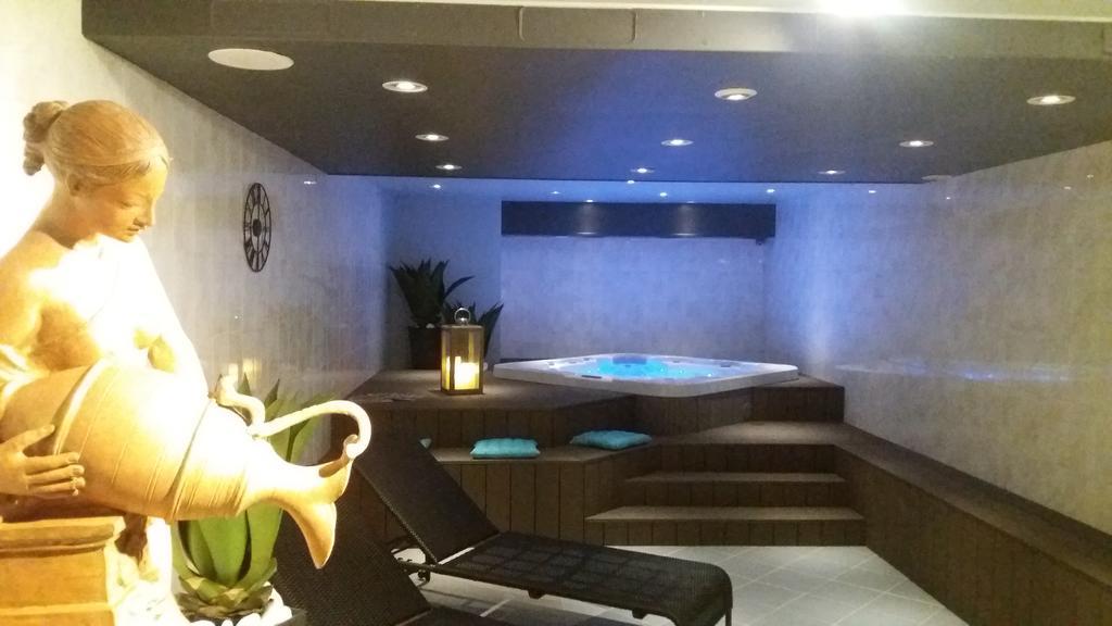 Hotel Spa Le Relais Du Bellay Монрёй-Беле Экстерьер фото