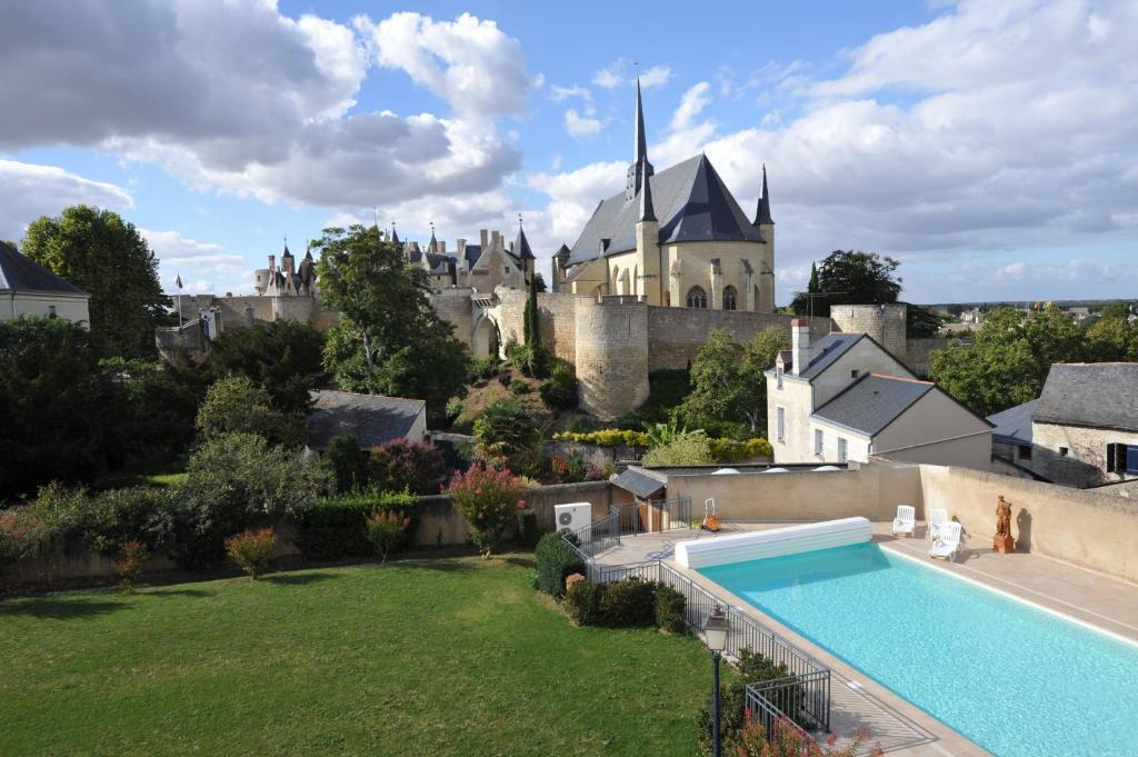 Hotel Spa Le Relais Du Bellay Монрёй-Беле Экстерьер фото