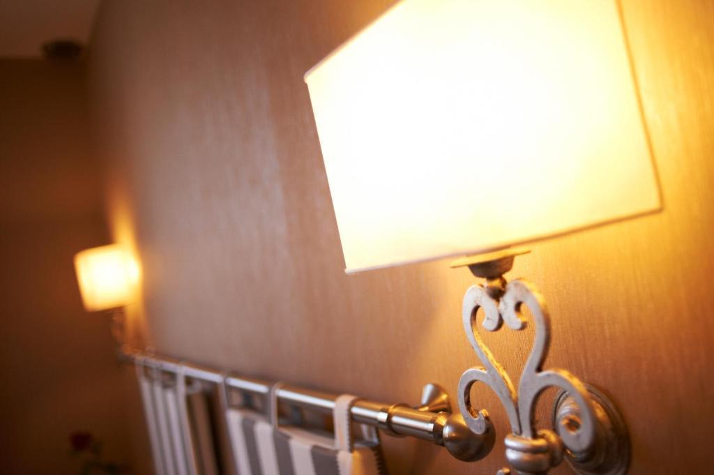 Hotel Spa Le Relais Du Bellay Монрёй-Беле Экстерьер фото