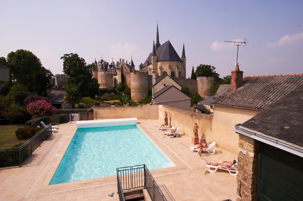 Hotel Spa Le Relais Du Bellay Монрёй-Беле Экстерьер фото