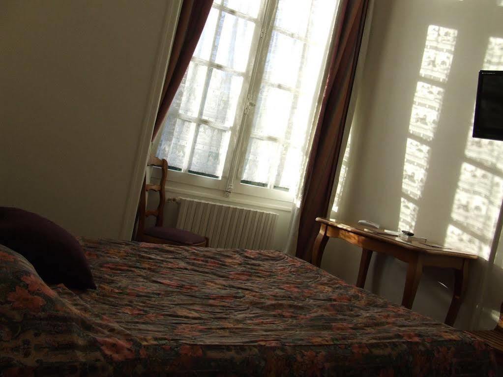 Hotel Spa Le Relais Du Bellay Монрёй-Беле Экстерьер фото