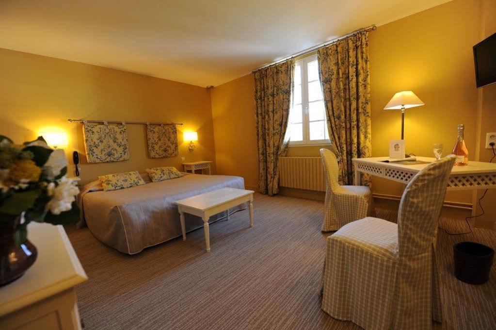 Hotel Spa Le Relais Du Bellay Монрёй-Беле Экстерьер фото